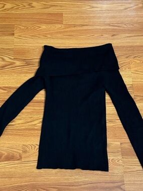 Off-Shoulder Ribbed Sweater in Black